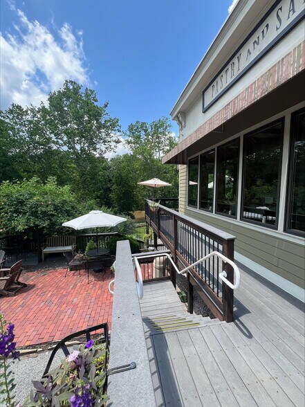 115 Main St, Mount Morris, PA à vendre - Photo de l’immeuble – Image 2 sur 7