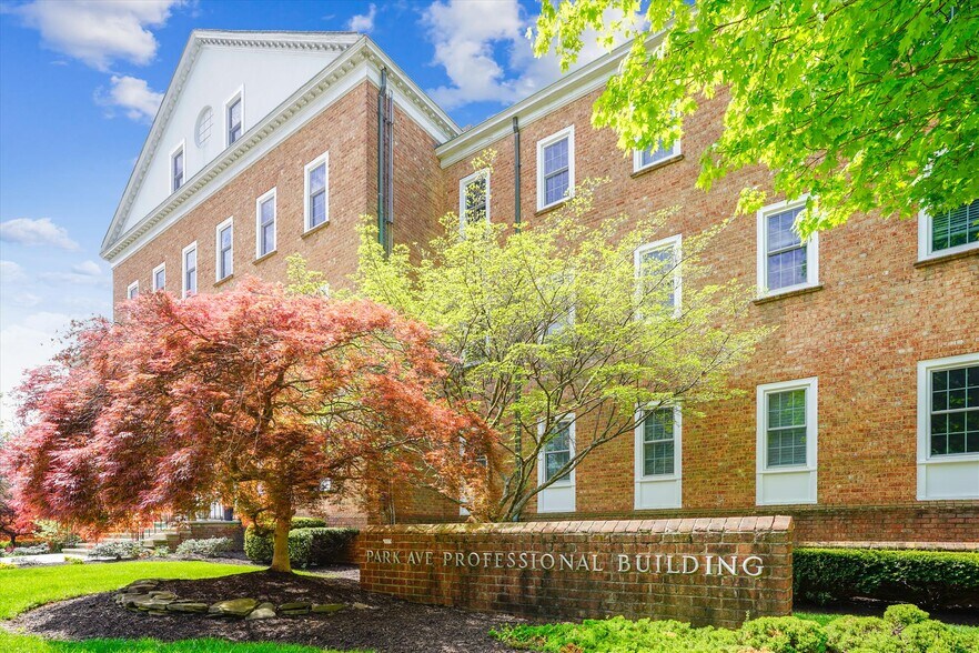 313 Park Ave, Falls Church, VA à louer - Photo de l’immeuble – Image 3 sur 17