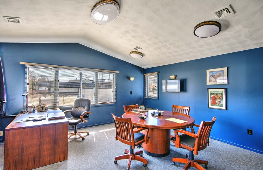 628 Metacom Ave, Warren, RI à vendre - Photo intérieure – Image 3 sur 30