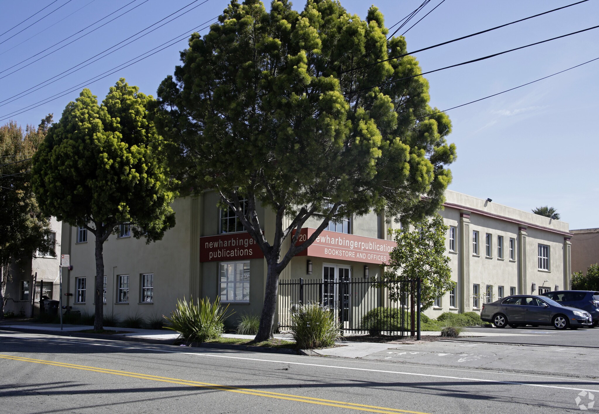 5720 Shattuck Ave, Oakland, CA à louer Photo principale– Image 1 sur 3