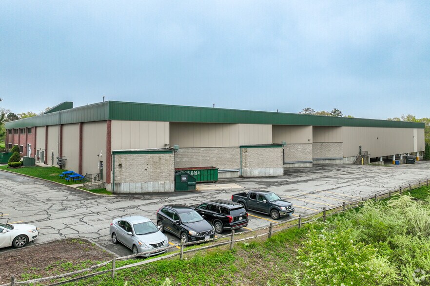 350R Myles Standish Blvd, Taunton, MA à louer - Photo principale – Image 1 sur 4