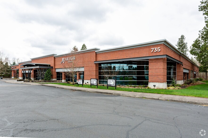 735 SW 158th Ave, Beaverton, OR à louer - Photo de l’immeuble – Image 1 sur 8