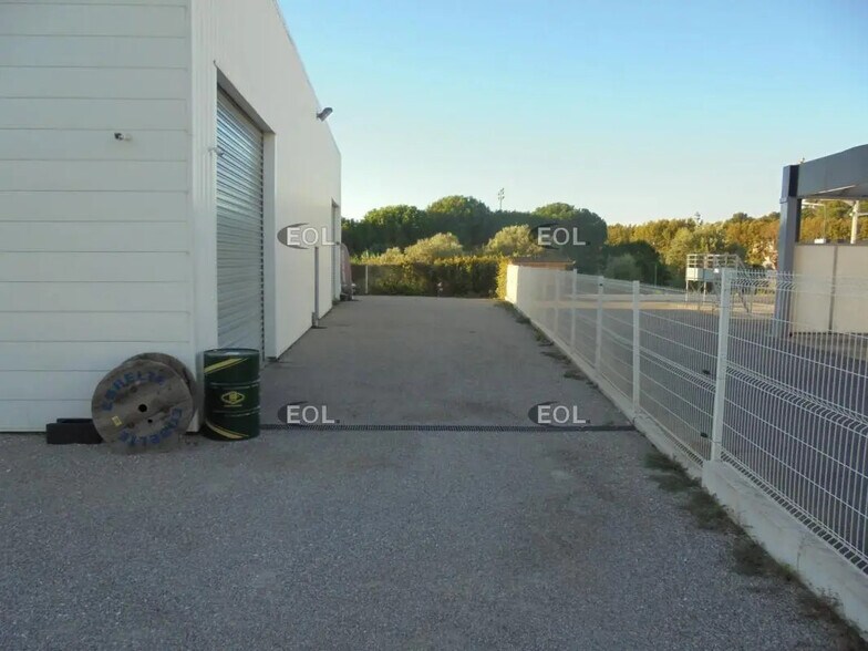 Local d’activités dans Bellegarde à louer - Photo de l’immeuble – Image 3 sur 5