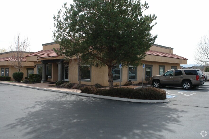 530 Hammill Ln, Reno, NV à vendre - Photo principale – Image 1 sur 49