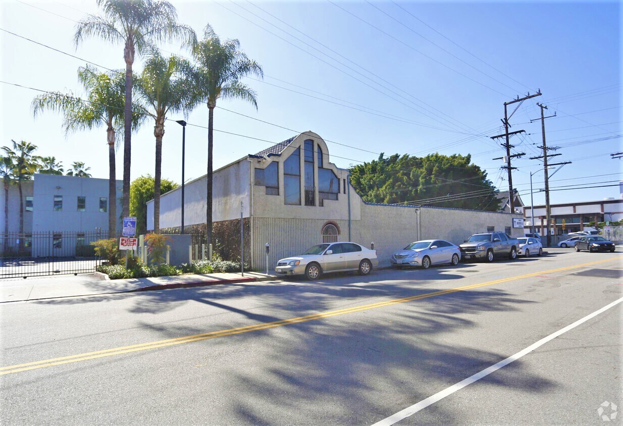 124 N Vignes St, Los Angeles, CA à louer Photo de l’immeuble– Image 1 sur 6