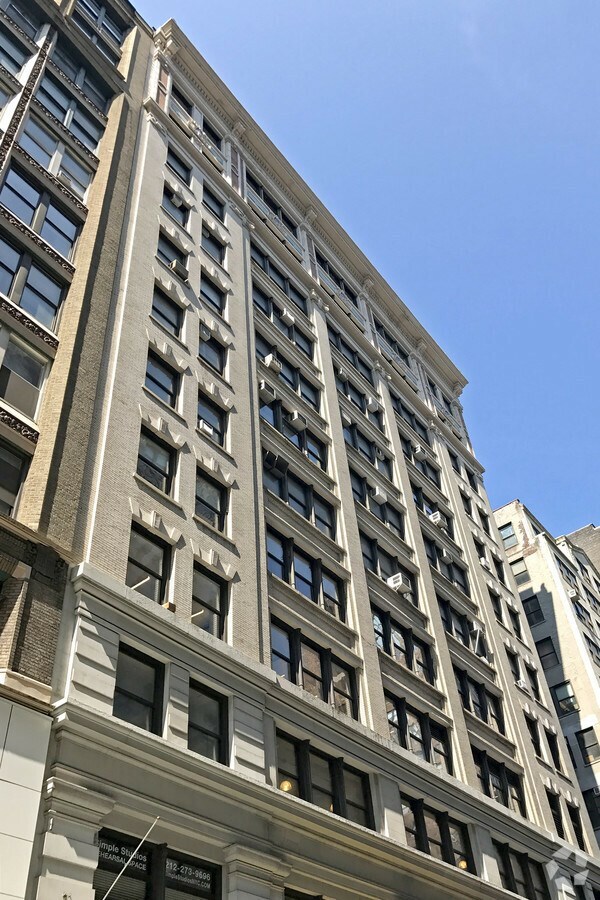 134 W 29th St, New York, NY à louer Photo de l’immeuble– Image 1 sur 9