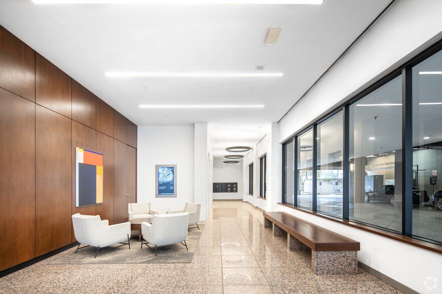 2626 Howell St, Dallas, TX à louer - Hall d’entrée – Image 3 sur 9