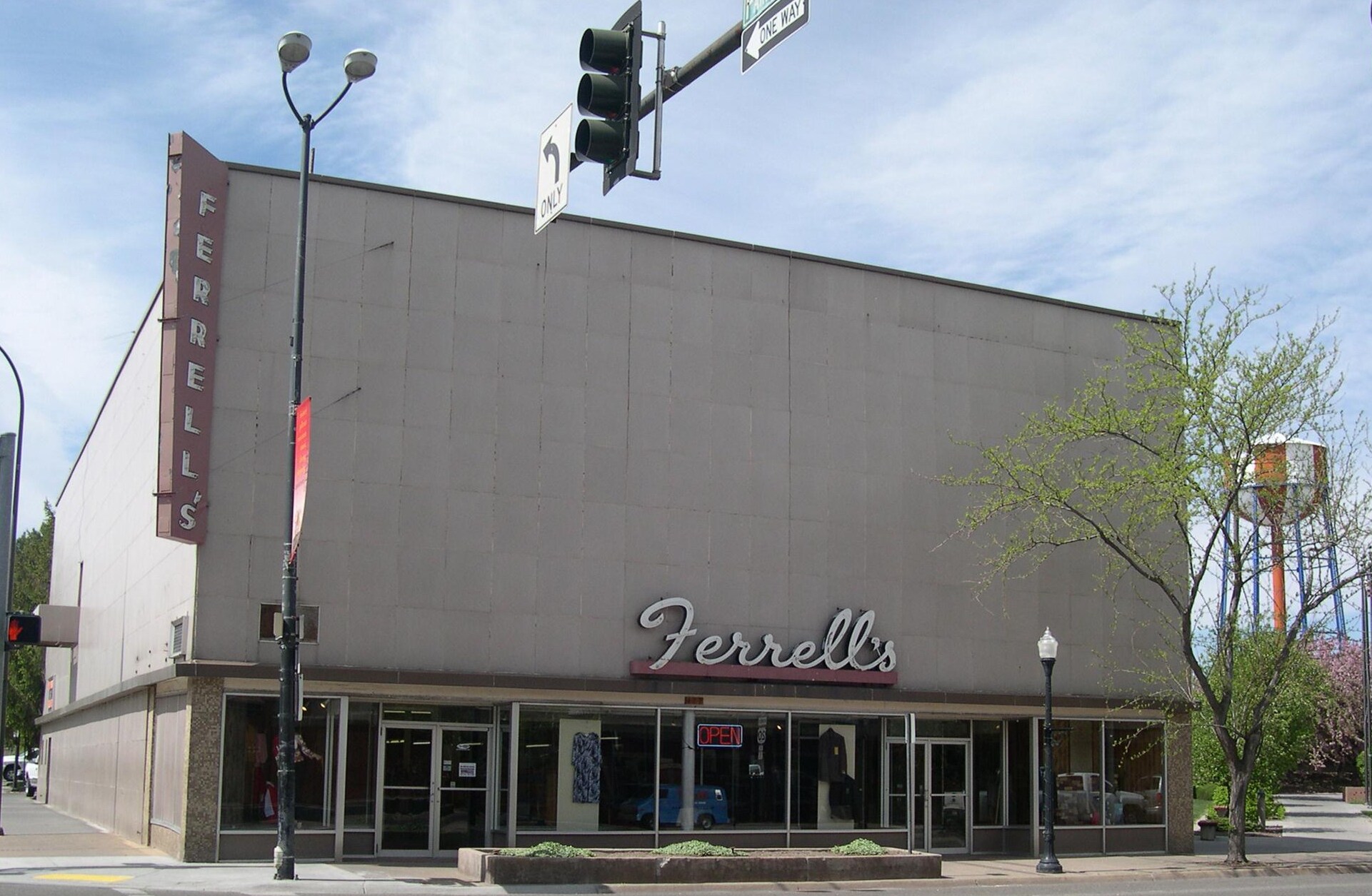 417 W Broadway St, Idaho Falls, ID à vendre Photo principale– Image 1 sur 1