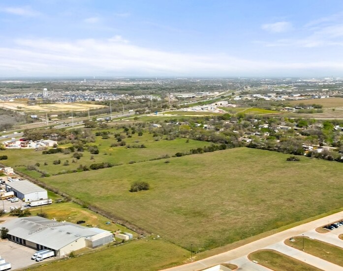 24501 I 35, Kyle, TX à vendre - Photo de l’immeuble – Image 1 sur 14