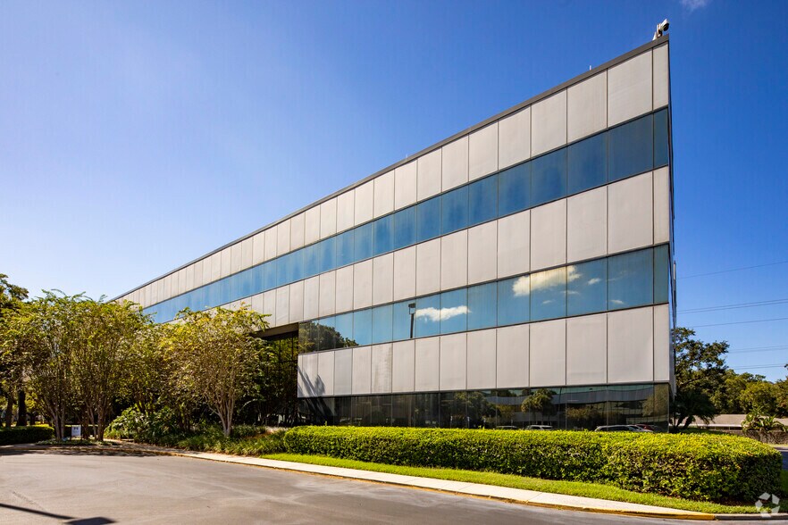 4921 Memorial Hwy, Tampa, FL à louer - Photo de l’immeuble – Image 2 sur 10