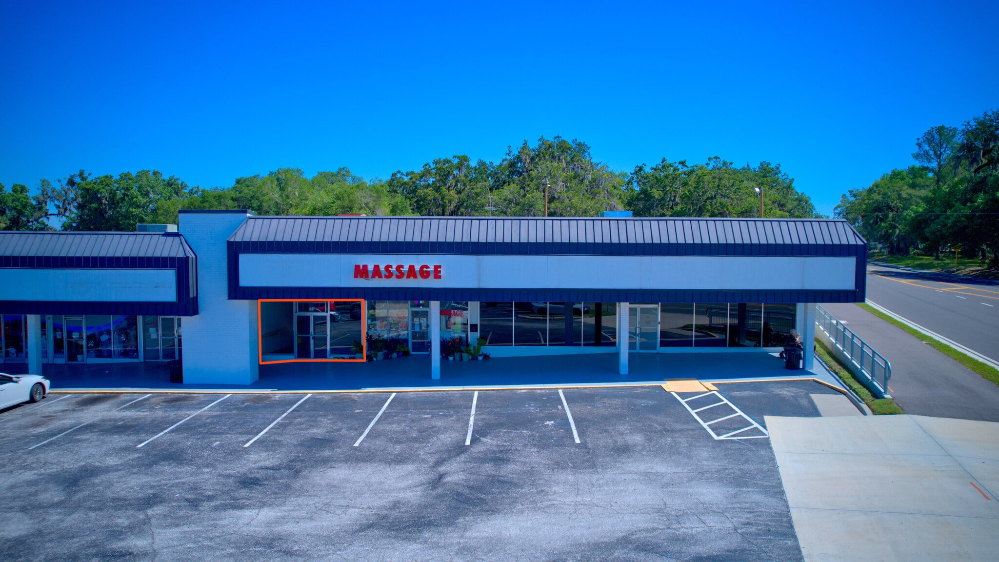 650-698 S Broad St, Brooksville, FL à louer Photo intérieure– Image 1 sur 3