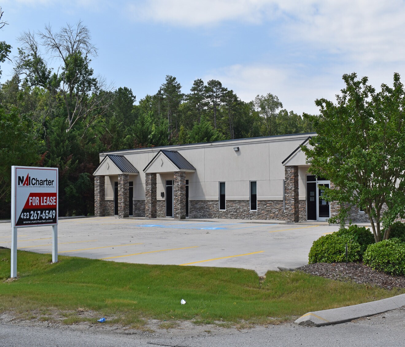 4728 Adams Rd, Hixson, TN à louer Photo de l’immeuble– Image 1 sur 8