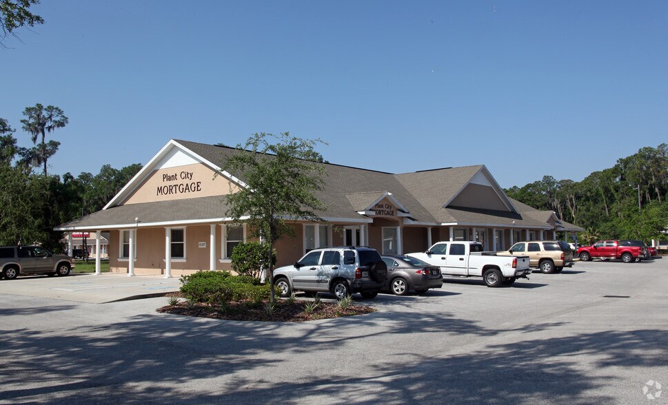 1507 S Alexander St, Plant City, FL à vendre - Photo de l’immeuble – Image 2 sur 13