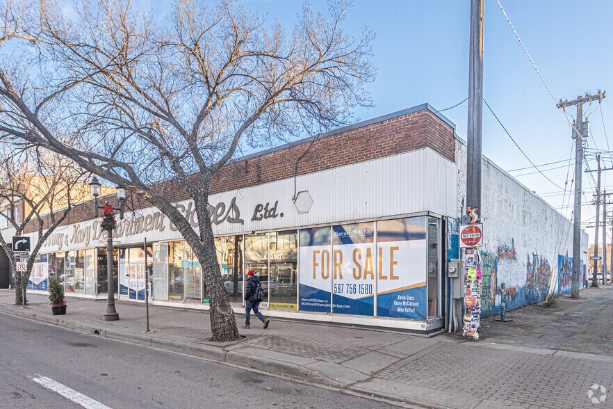 10411 82nd Ave NW, Edmonton, AB à louer - Photo de l’immeuble – Image 3 sur 5
