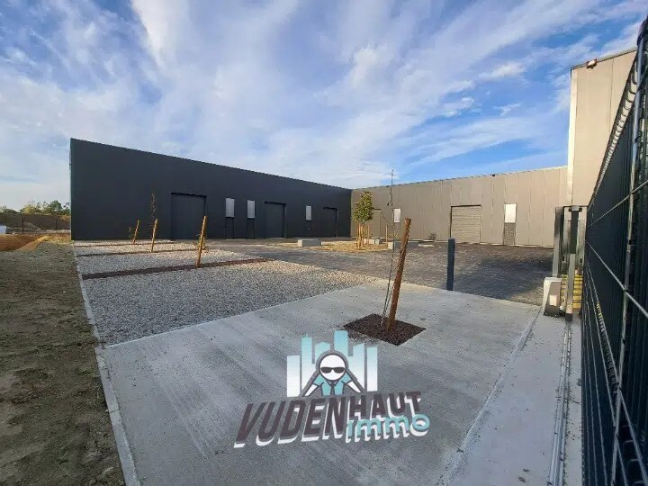 Local d’activités dans Deyme à louer - Photo de l’immeuble – Image 3 sur 6