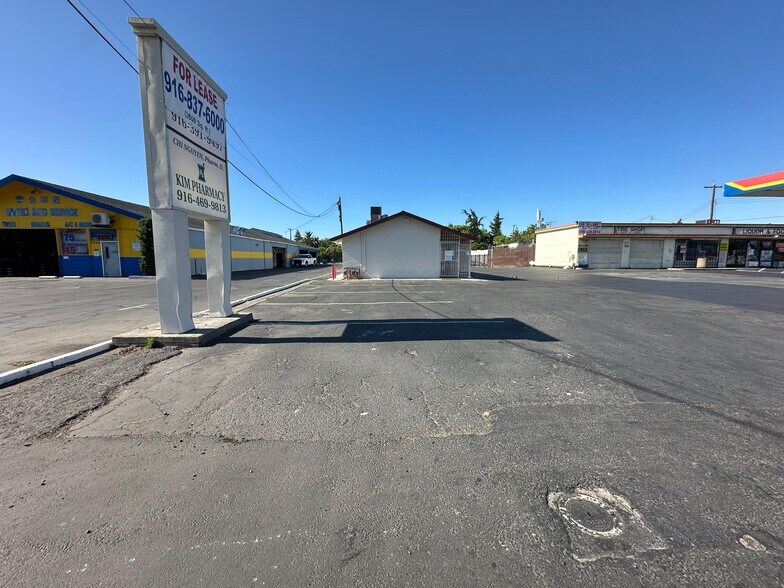 5026 Fruitridge Rd, Sacramento, CA à louer - Photo de l’immeuble – Image 2 sur 15