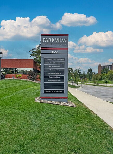 300 S Saint Louis Blvd, South Bend, IN à louer - Photo de l’immeuble – Image 3 sur 7