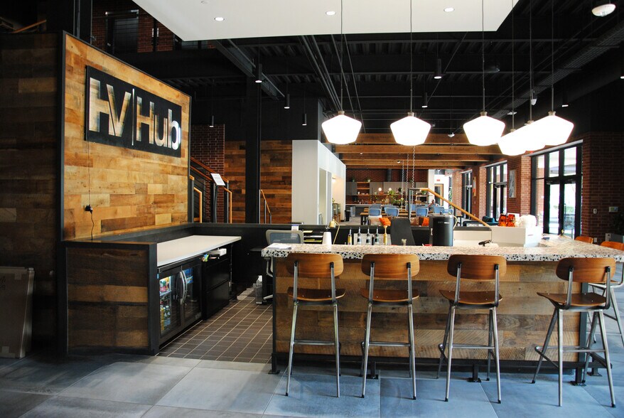 300 E Davis St, McKinney, TX à louer - Photo de l’immeuble – Image 3 sur 25