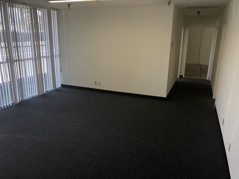 9852-9860 Baldwin Pl, El Monte, CA à louer - Photo de l’immeuble – Image 2 sur 7