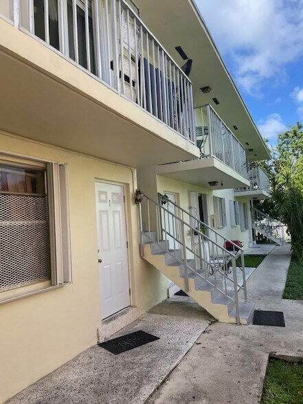 1533 SW 3rd St, Miami, FL à vendre - Photo de l’immeuble – Image 3 sur 7