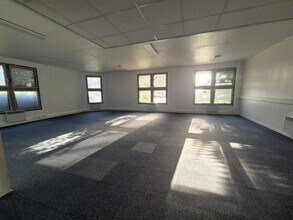 4 Allée Emile Reynaud, Torcy à louer Photo de l’immeuble– Image 1 sur 6