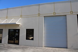17061 Alico Commerce Ct, Fort Myers, FL à louer Photo de l’immeuble– Image 1 sur 5