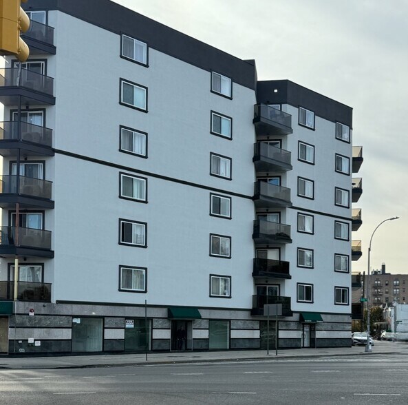 722 Banner Ave, Brooklyn, NY à louer - Photo de l’immeuble – Image 1 sur 4