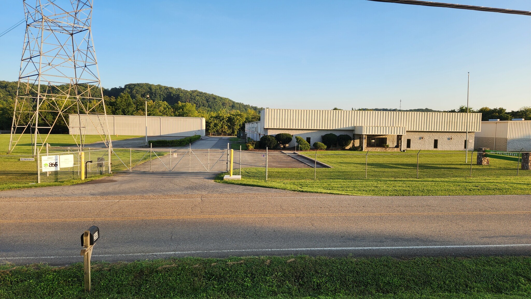 2661 Byington Solway Rd, Knoxville, TN à louer Photo de l’immeuble– Image 1 sur 15