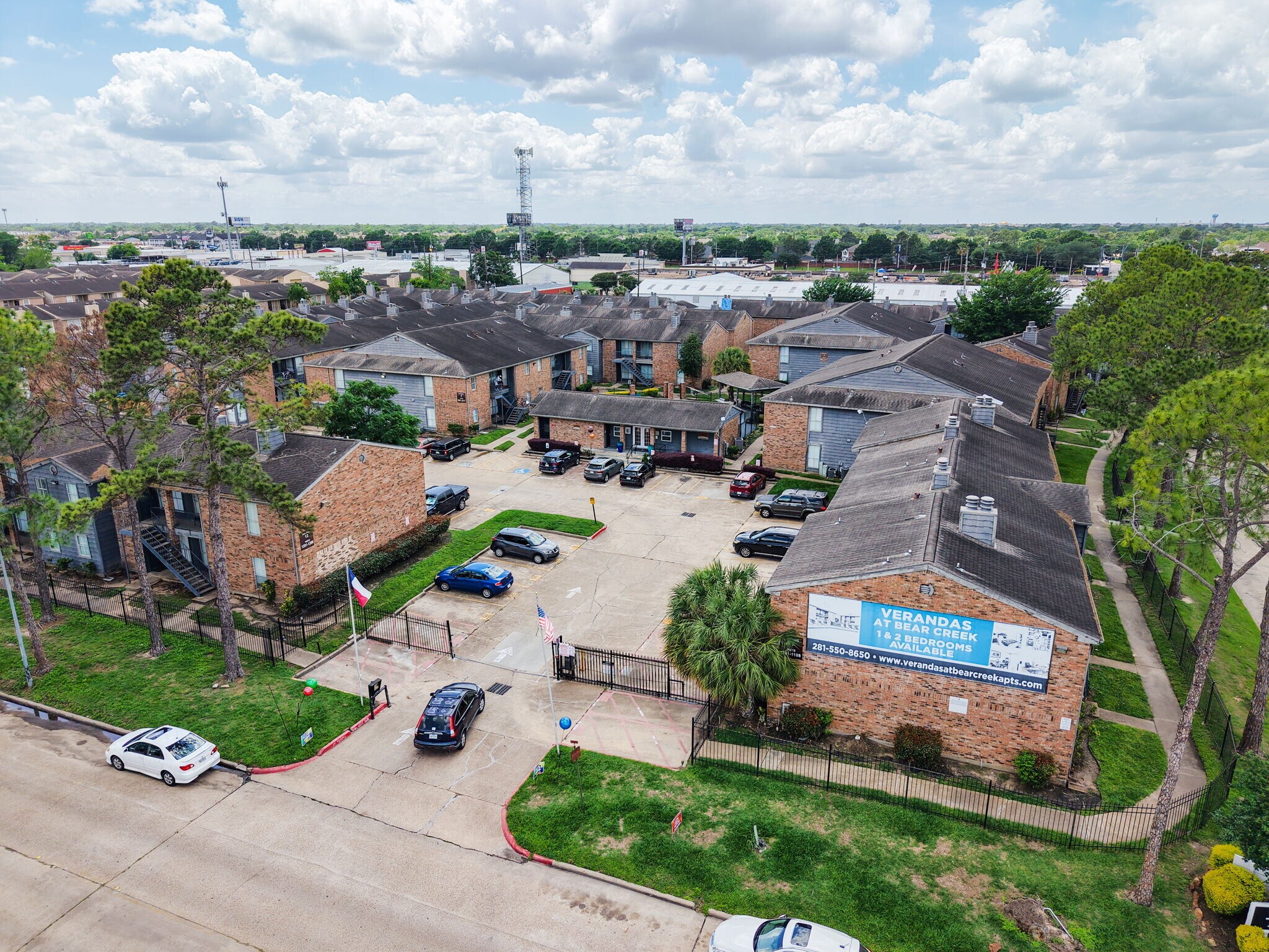 5455 Timber Creek Place Dr, Houston, TX à vendre Photo de l’immeuble– Image 1 sur 27