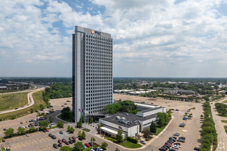755 W Big Beaver Rd, Troy, MI à louer - Photo principale – Image 1 sur 48