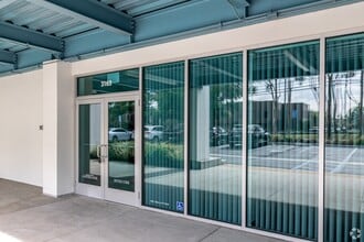 3159-3169 Red Hill Ave, Costa Mesa, CA à louer Hall d’entrée– Image 2 sur 17