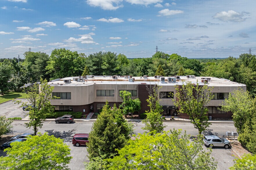 1553 State Route 27, Somerset, NJ à vendre - Photo de l’immeuble – Image 3 sur 9