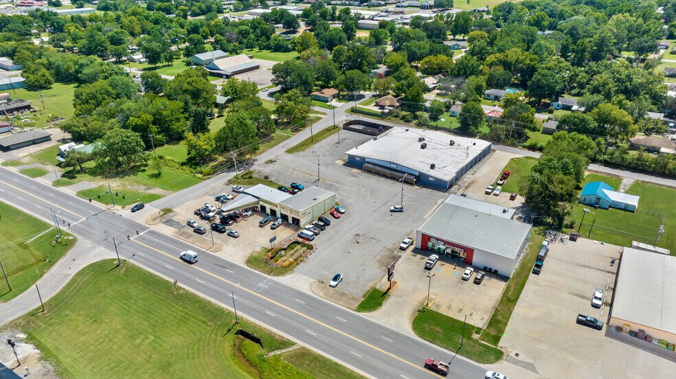 814 E Cherokee Ave, Sallisaw, OK à vendre - Photo de l’immeuble – Image 2 sur 57