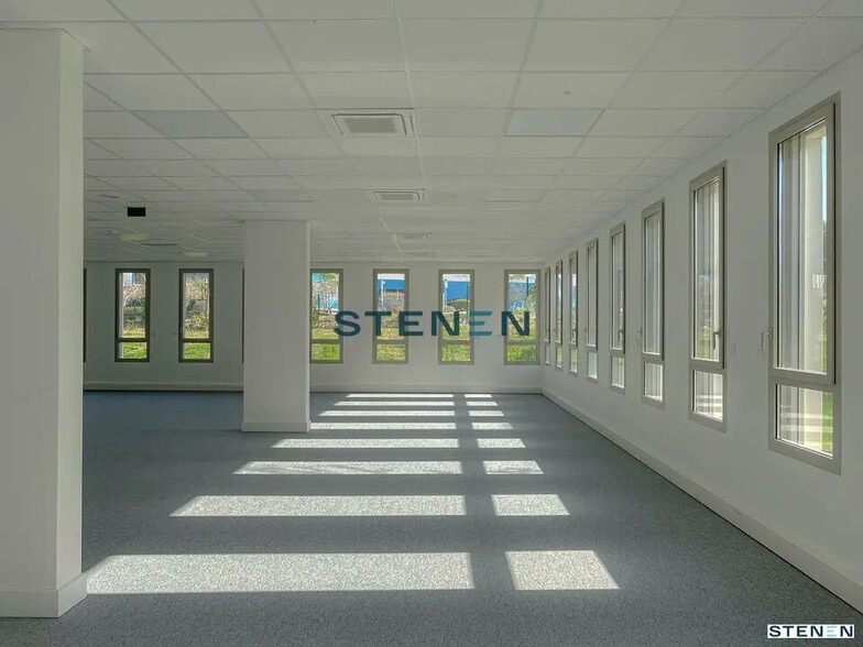 Bureau dans Aix-en-Provence à louer - Photo de l’immeuble – Image 2 sur 28