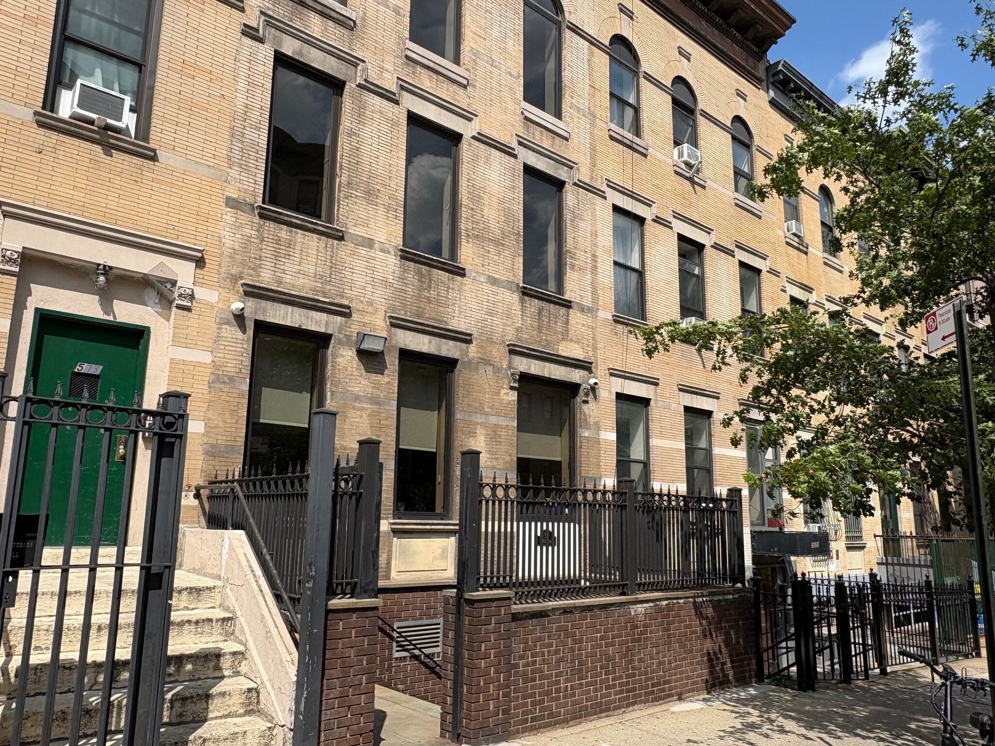571 W 183rd St, New York, NY à louer Photo intérieure– Image 1 sur 8