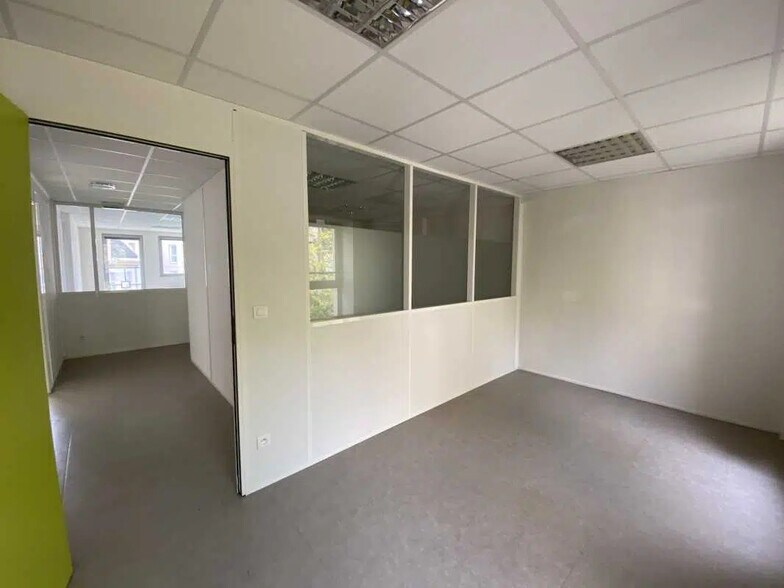 Bureau dans Rouen à louer - Photo de l’immeuble – Image 2 sur 4