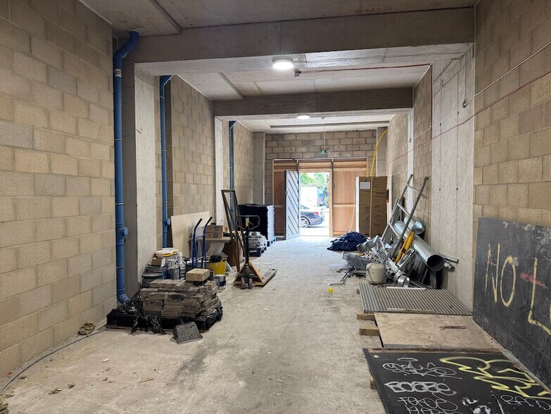 239-249 Commercial Rd, Londres à louer - Photo de l’immeuble – Image 3 sur 10