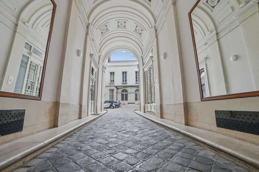 68 Rue De La Chaussee D'Antin, Paris à louer - Photo de l’immeuble – Image 2 sur 14