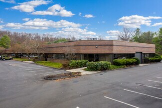 Plus de détails pour 204 Spring Hill Rd, Trumbull, CT - Local d'activités à louer