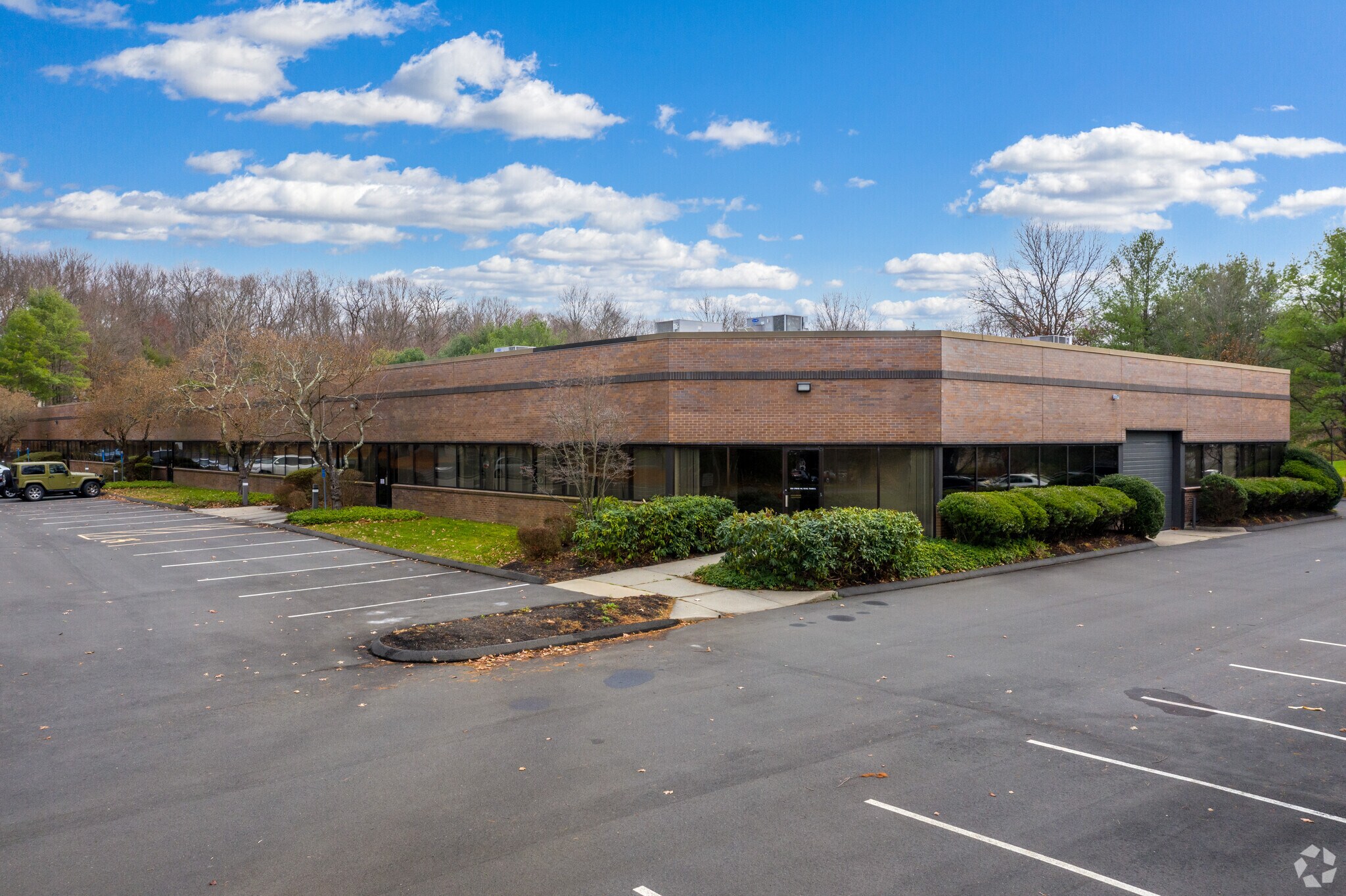 204 Spring Hill Rd, Trumbull, CT à louer Photo principale– Image 1 sur 6