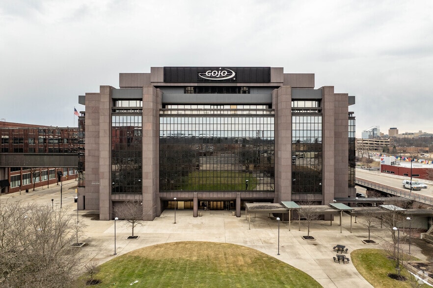 1 Gojo Plz, Akron, OH à louer - Photo de l’immeuble – Image 2 sur 5