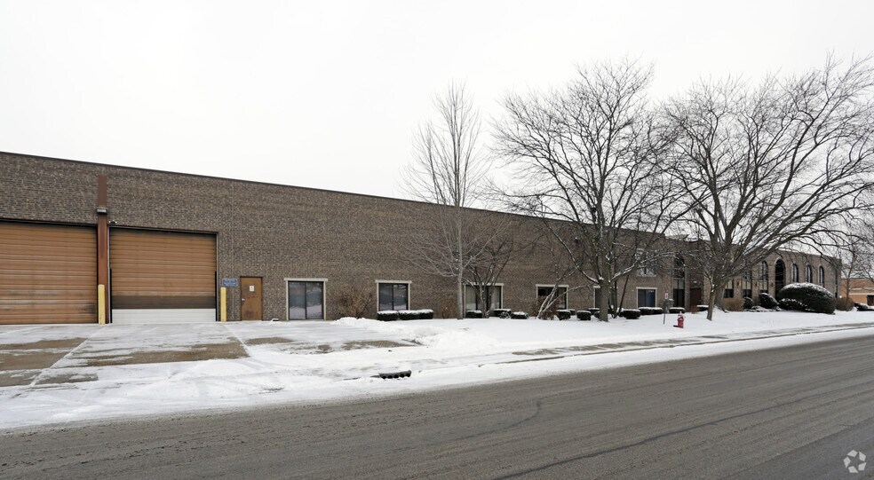 1536 Bourbon Pky, Streamwood, IL à vendre - Photo de l’immeuble – Image 2 sur 3