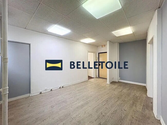 Plus de détails pour Bureau à vendre