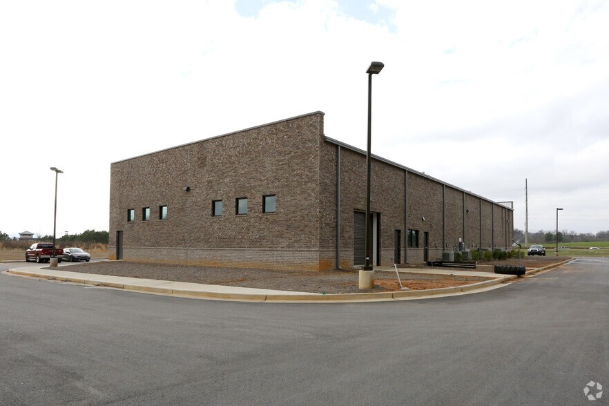 3545 Rowe Ln, Cumming, GA à louer - Photo de l’immeuble – Image 2 sur 3