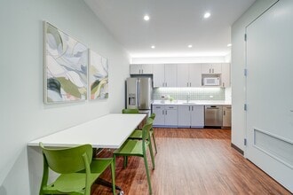 445 N Wells St, Chicago, IL à louer Photo intérieure– Image 2 sur 11