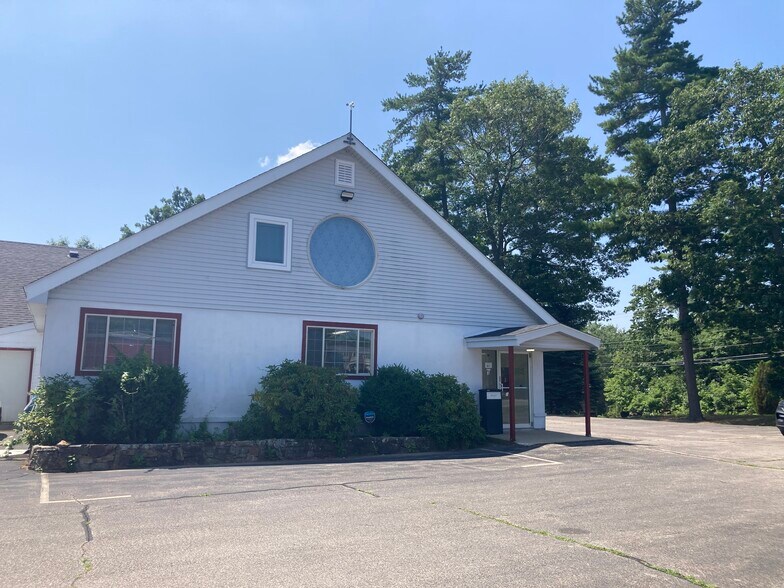 19 Batchelder Rd, Seabrook, NH à louer - Photo de l’immeuble – Image 1 sur 12