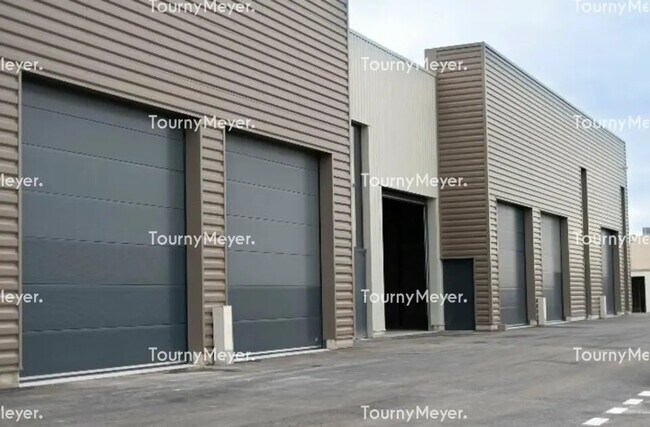 Plus de détails pour Local d’activités à vendre