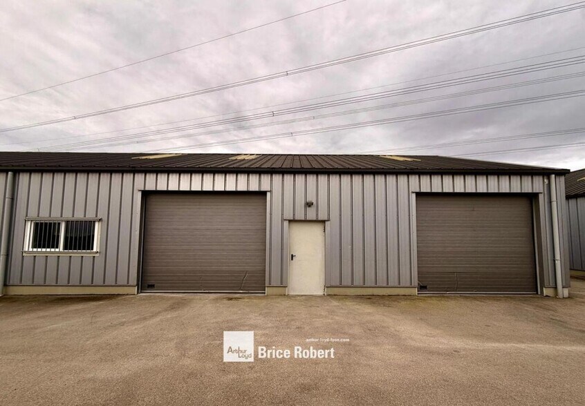 170 Rue De L'Artisanat, Saint-André-de-Corcy à louer - Photo de l’immeuble – Image 1 sur 4