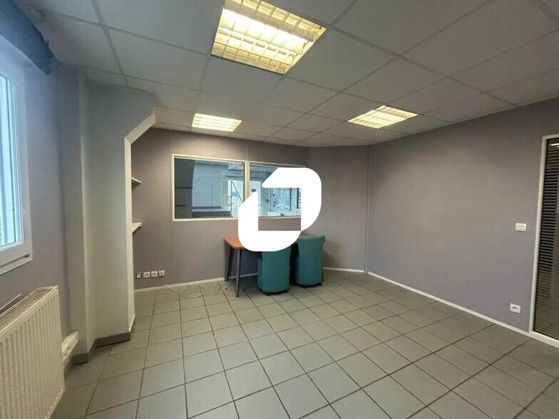 Bureau dans Ennery à louer - Photo de l’immeuble – Image 3 sur 8