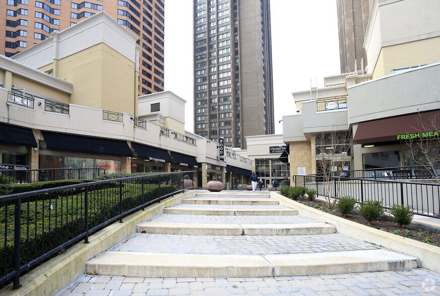 222 N Charles St, Baltimore, MD à louer - Photo de l’immeuble – Image 3 sur 7